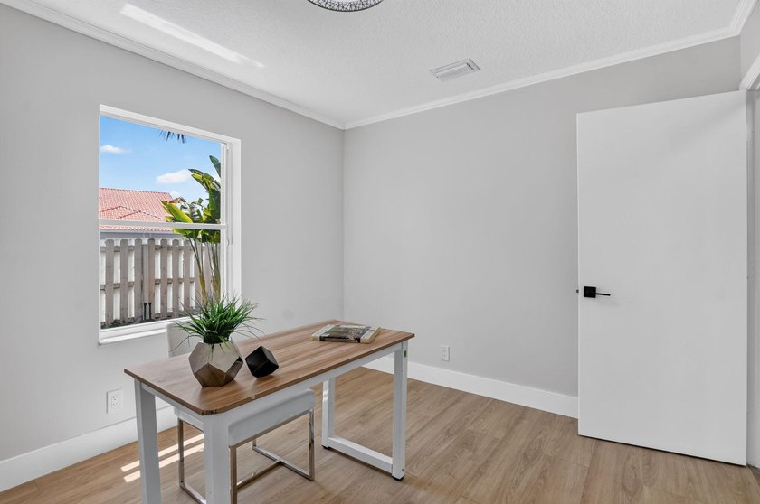 Welcome to a home where contemporary design meets effortless - photo 29