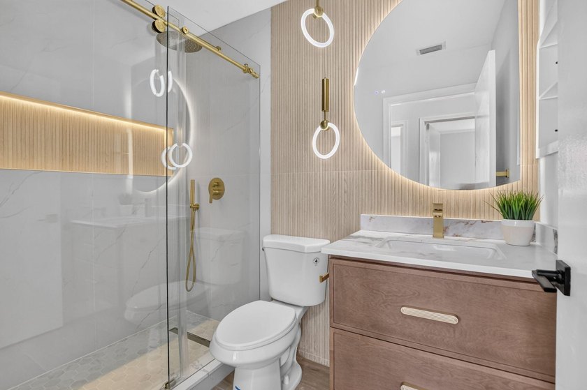 Welcome to a home where contemporary design meets effortless - photo 33