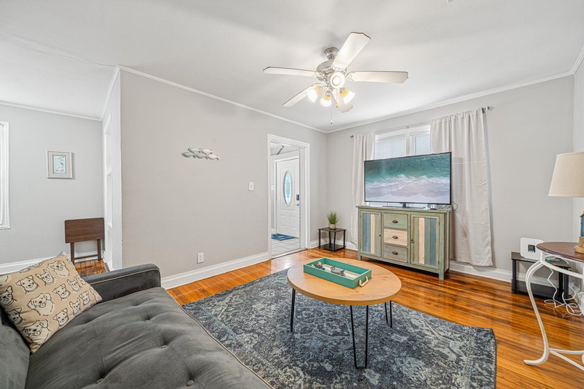 This home is a great investment property. Currently it is being - photo 10