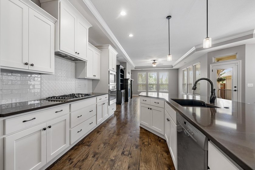 Experience effortless living in this beautifully maintained - photo 5