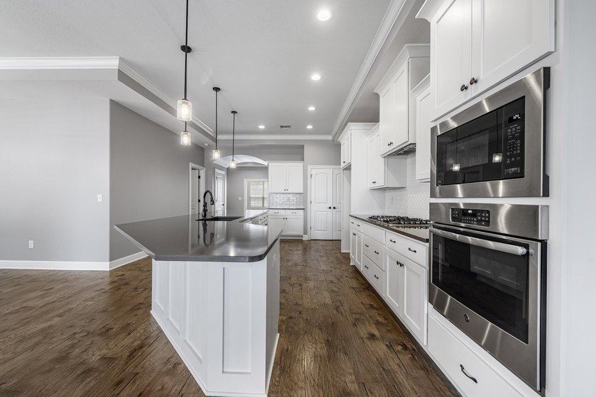 Experience effortless living in this beautifully maintained - photo 6