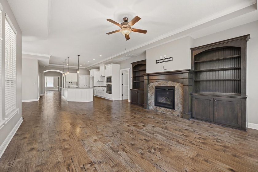Experience effortless living in this beautifully maintained - photo 9