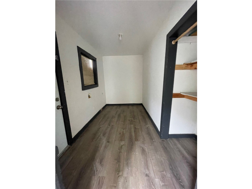 Make this warm, cozy, two bedroom, one-bath, with a study/den - photo 7