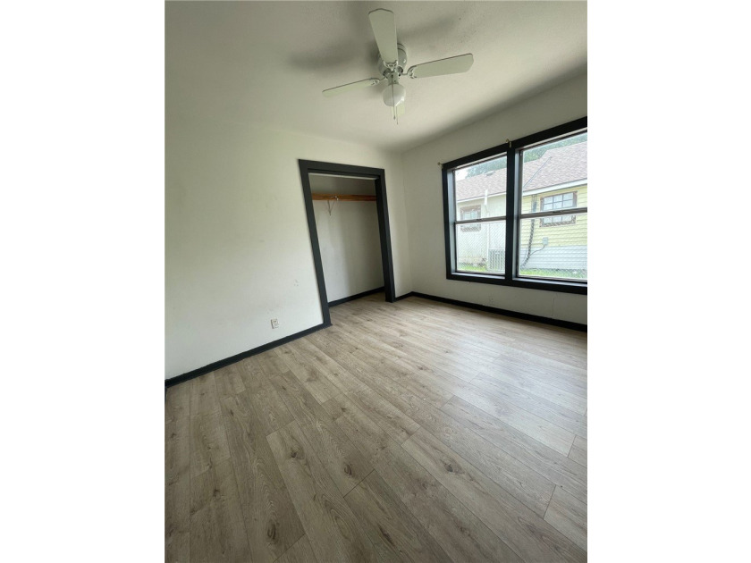 Make this warm, cozy, two bedroom, one-bath, with a study/den - photo 10