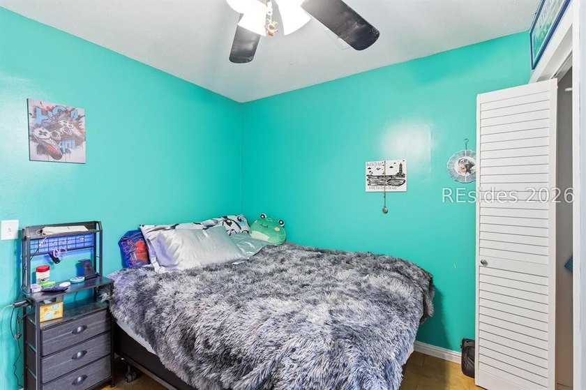 NO HOA! Spacious and inviting 4-bedroom, 2-bath brick home - photo 15