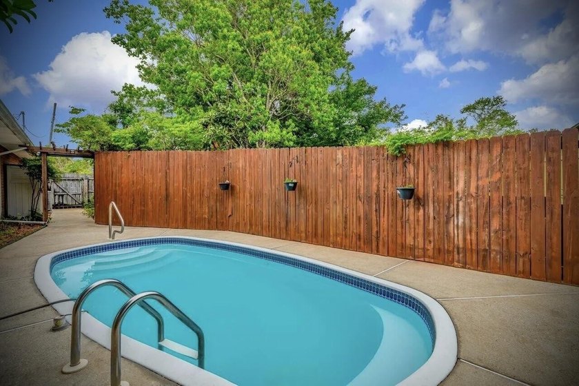 Updated pool home located in a quiet cul-de-sac in Gulf Breeze - photo 22