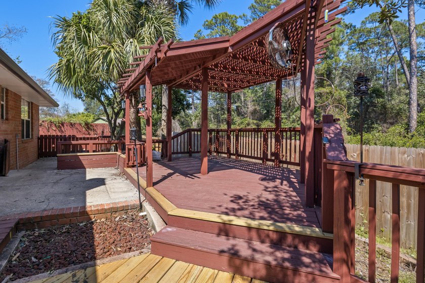 Updated pool home located in a quiet cul-de-sac in Gulf Breeze - photo 30