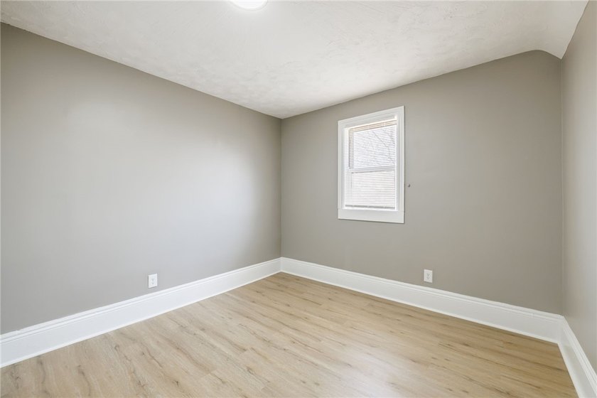 Spacious duplex offering a great opportunity for both - photo 9