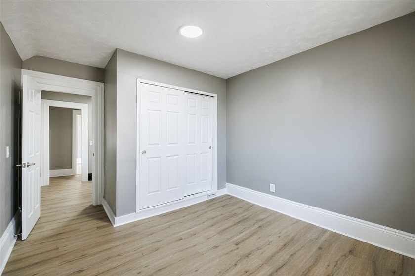 Spacious duplex offering a great opportunity for both - photo 10