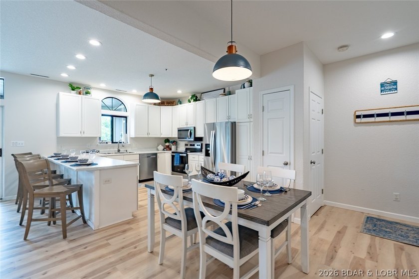 Beautifully updated top floor end unit at Lazy Days in Osage - photo 16