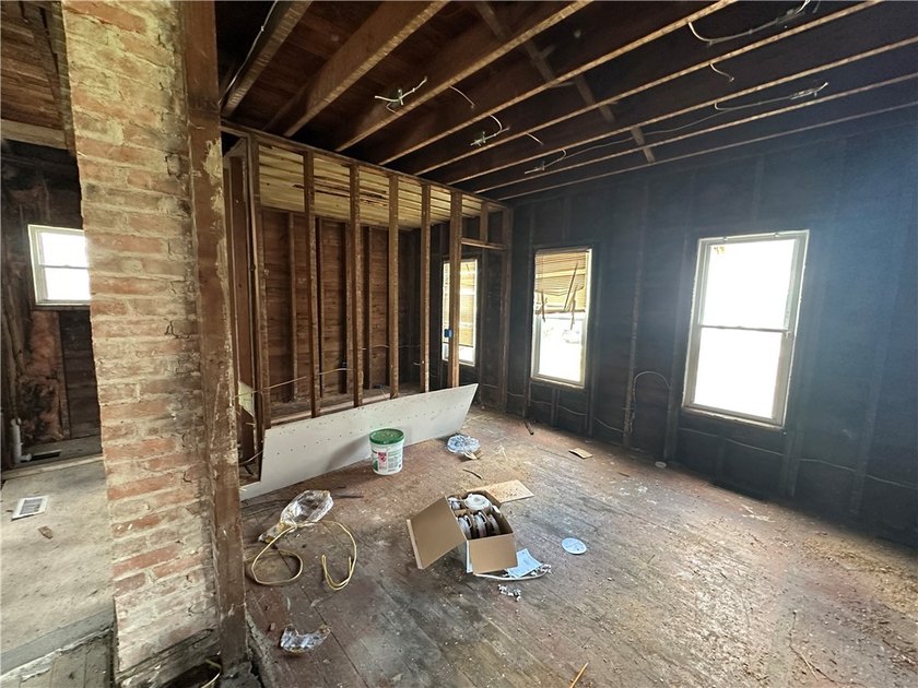Some properties ask you to imagine the potential. This one hands - photo 6