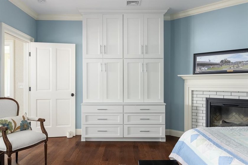Experience the pinnacle of coastal living at *The Tides,* a - photo 18