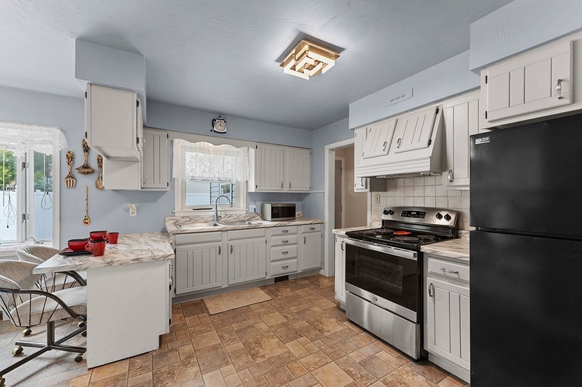 Just a stone's throw from Lake Michigan in the heart of Algoma - photo 17