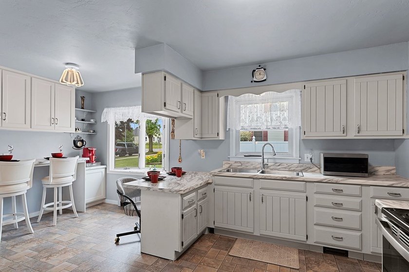 Just a stone's throw from Lake Michigan in the heart of Algoma - photo 18