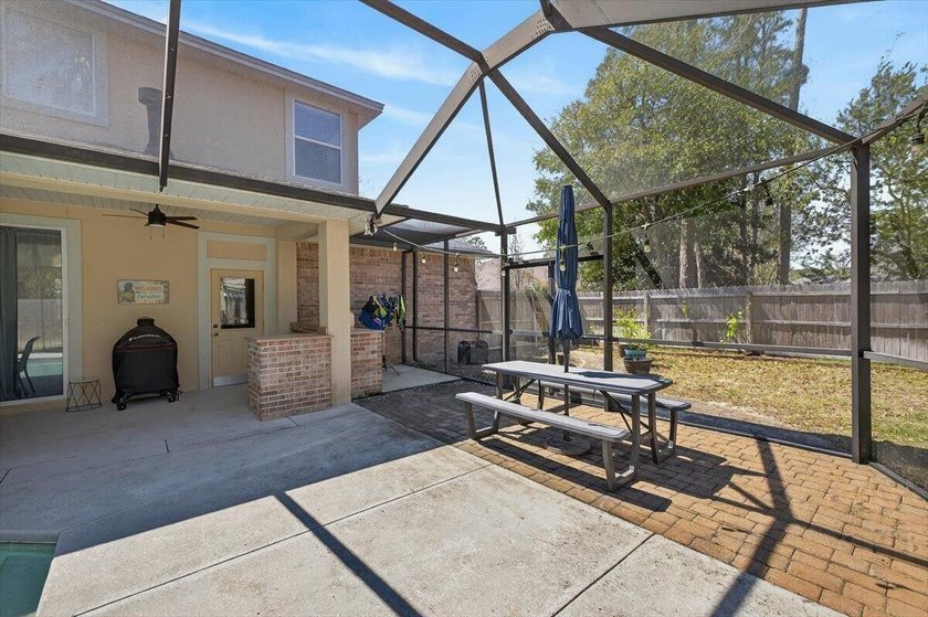 Welcome to a rare find in Niceville! Tucked away on a quiet - photo 48