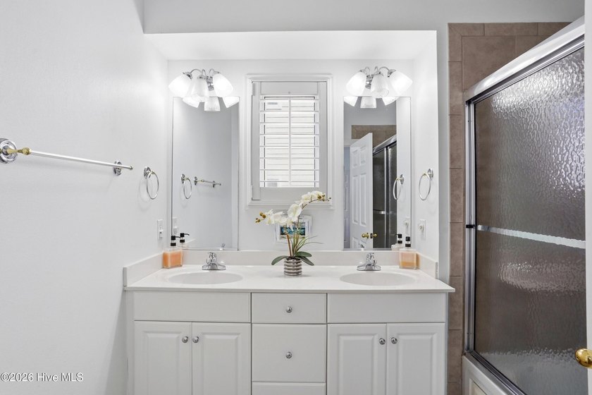 This beautifully updated ocean villa stands out from the rest in - photo 18
