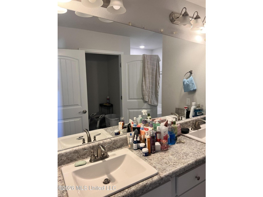 Beautiful all-brick 4-bedroom, 2-bath home that feels like - photo 11
