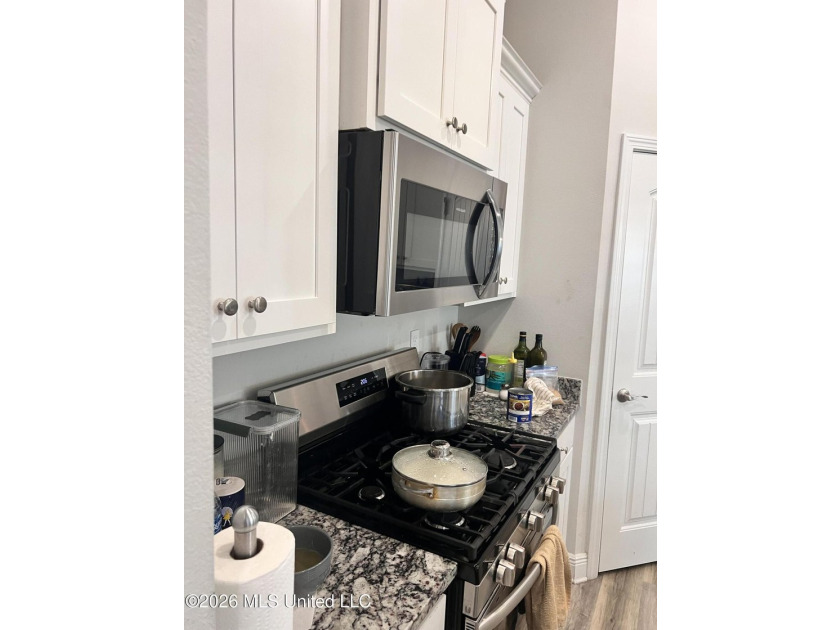 Beautiful all-brick 4-bedroom, 2-bath home that feels like - photo 15
