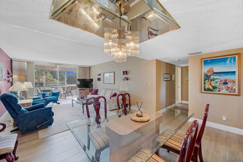 With Lake &amp; Golf views... this corner 3 bdrm, 2 bath condo in - photo 15