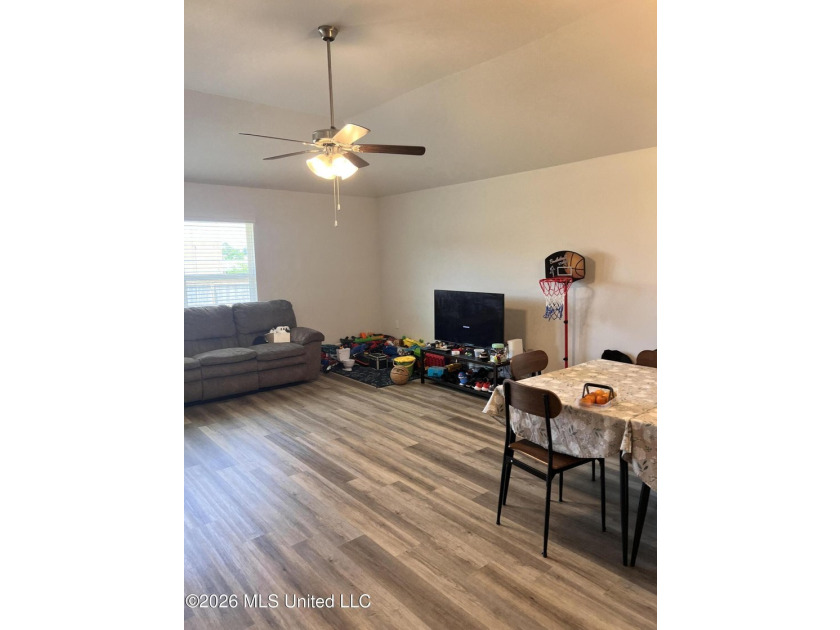 Beautiful all-brick 4-bedroom, 2-bath home that feels like - photo 28
