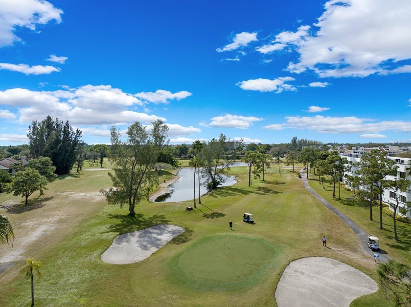 With Lake &amp; Golf views... this corner 3 bdrm, 2 bath condo in - photo 32