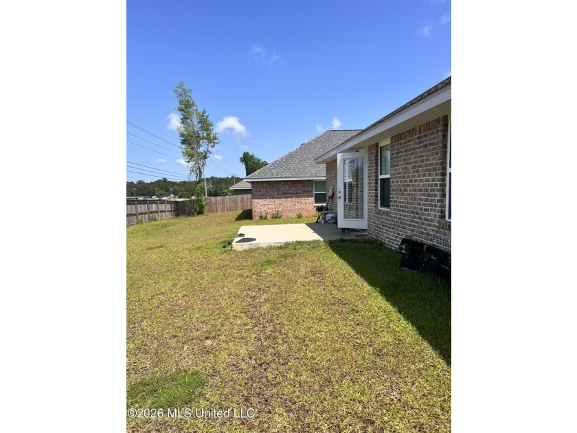 Beautiful all-brick 4-bedroom, 2-bath home that feels like - photo 37