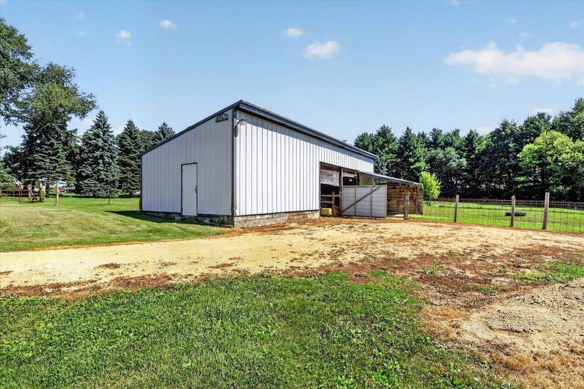 Welcome to your own private country retreat! Nestled on 5.15 - photo 47