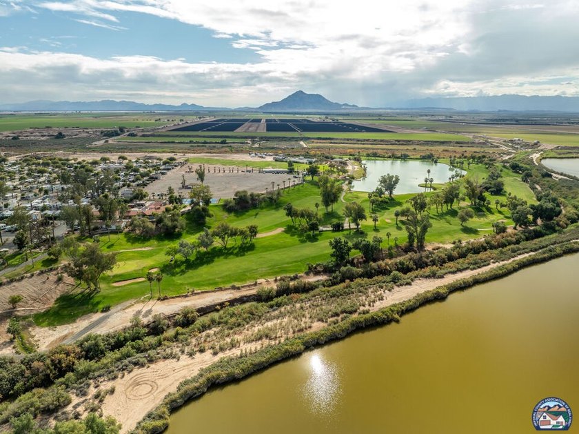 Looking to live the resort like life? Look no further! This - photo 17