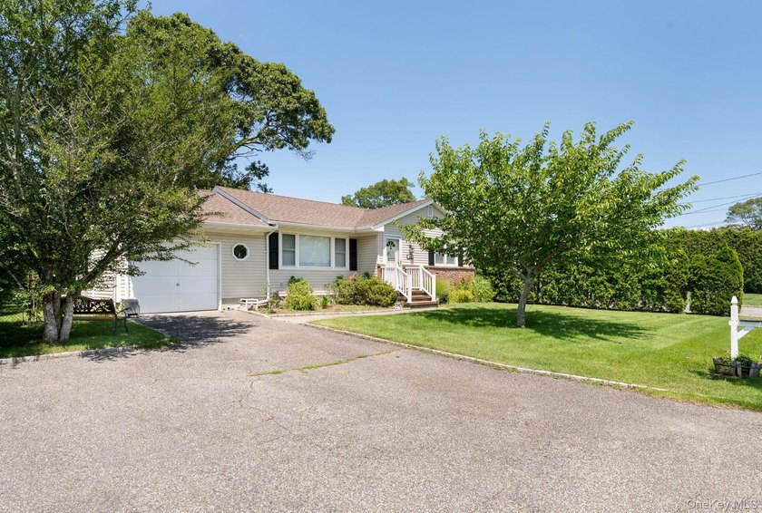 This well kept ranch offers comfortable living in a desirable - photo 30