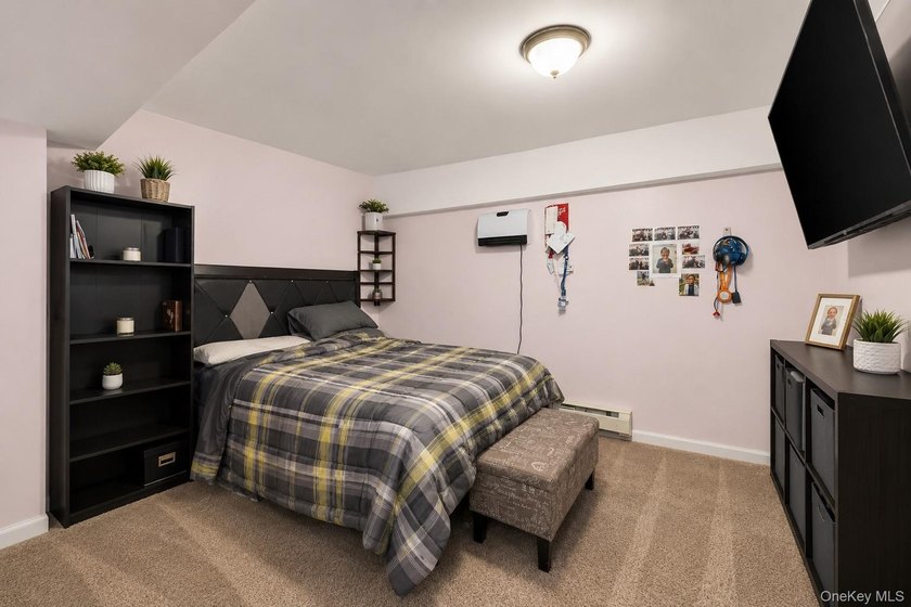 JUST LISTED! Spacious 5 Bedroom, 2 Full Bath Home in - photo 14