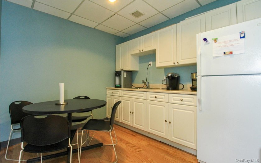 Premier commercial building located in the heart of vibrant - photo 21