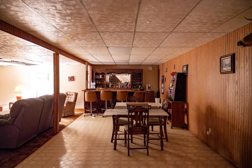 Spacious home on 5 private, quiet acres near Castle Rock Lake - photo 23