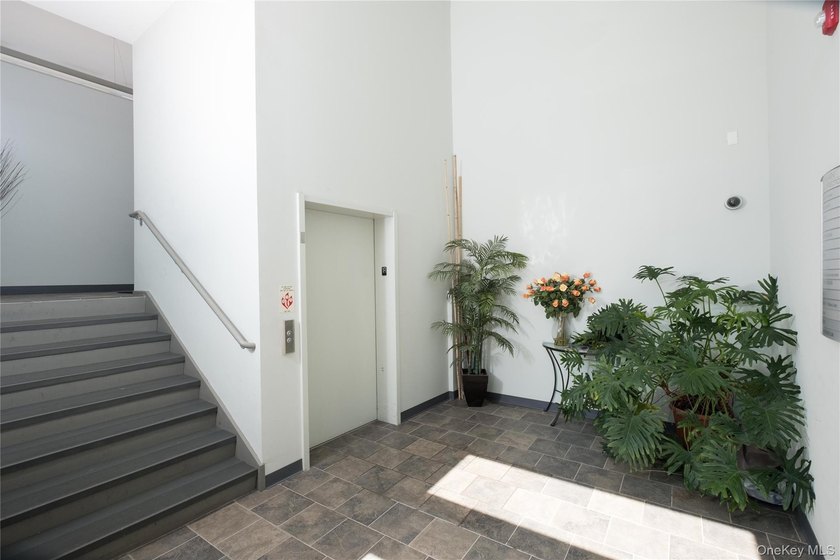 Premier commercial building located in the heart of vibrant - photo 33