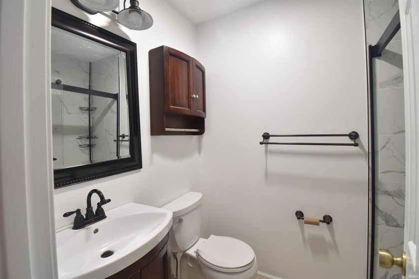Highly desirable end-unit condo in Waters Edge II at The Pointe - photo 15