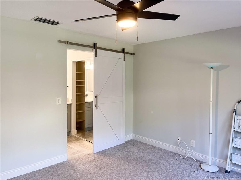 NO REMODELED UNIT HAS SOLD FOR THIS AMOUNT IN 5-6 YEARS.THIS - photo 16