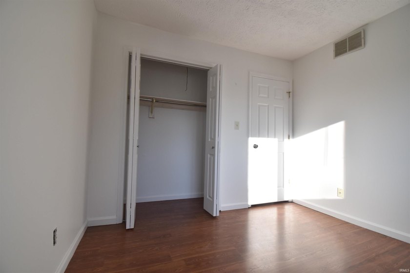 Highly desirable end-unit condo in Waters Edge II at The Pointe - photo 20
