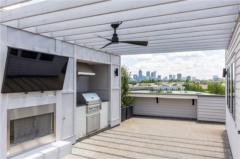 Luxury living reaches new heights at Plateau West. This - photo 32