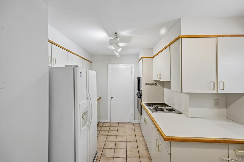 1331 Broadway unit P 10/11, a sunny and spacious first floor - photo 17