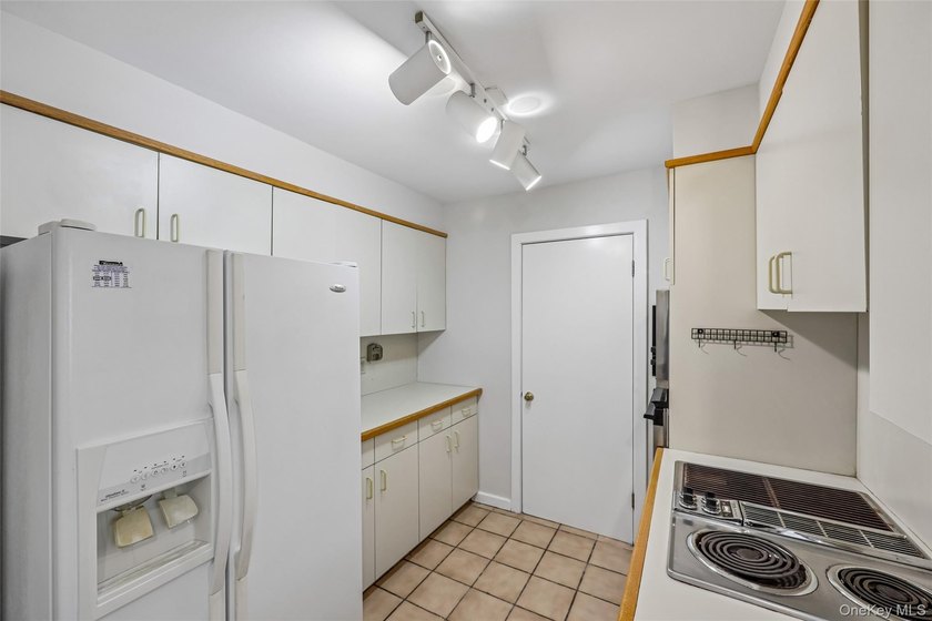 1331 Broadway unit P 10/11, a sunny and spacious first floor - photo 18