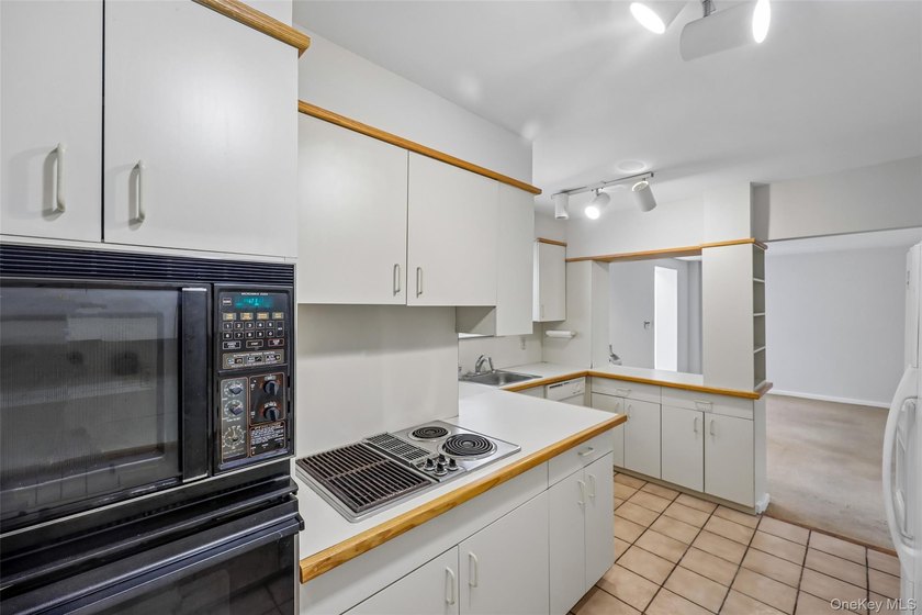 1331 Broadway unit P 10/11, a sunny and spacious first floor - photo 19
