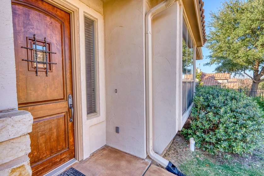 Discover this exceptional, single-level townhome featuring 3 - photo 4