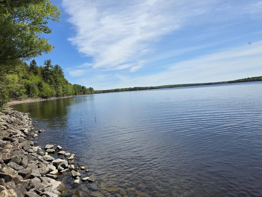 Beautiful south-facing lakefront parcel on 3,300-acre - photo 18