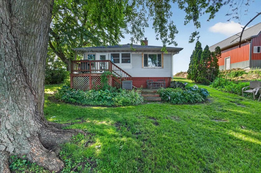 Escape to the lake with this charming 2-bedroom, 1-bath cabin - photo 20