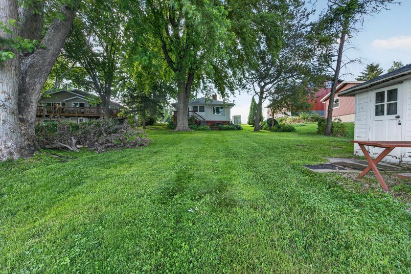 Escape to the lake with this charming 2-bedroom, 1-bath cabin - photo 24