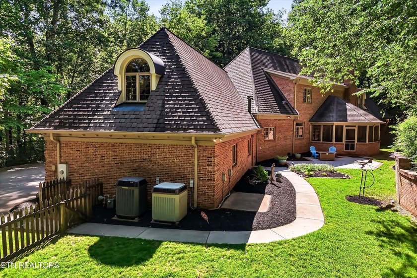 Tucked beneath a private wooded canopy in Oak Ridge's Riverbend - photo 27