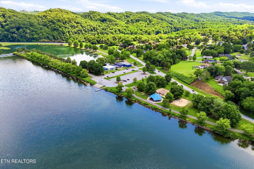 Tucked beneath a private wooded canopy in Oak Ridge's Riverbend - photo 29