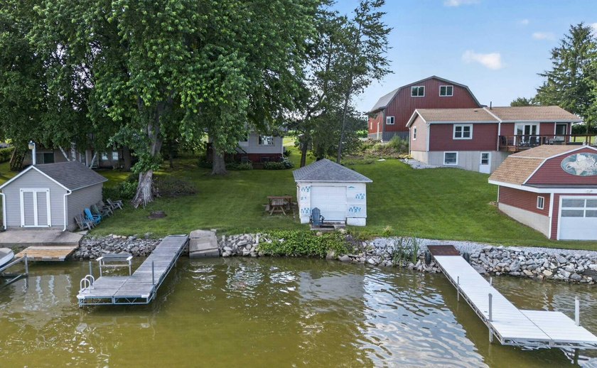 Escape to the lake with this charming 2-bedroom, 1-bath cabin - photo 30