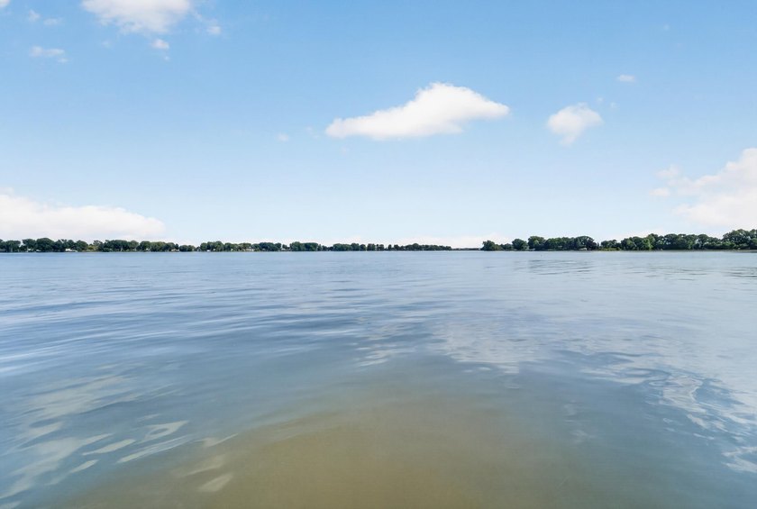 Escape to the lake with this charming 2-bedroom, 1-bath cabin - photo 31