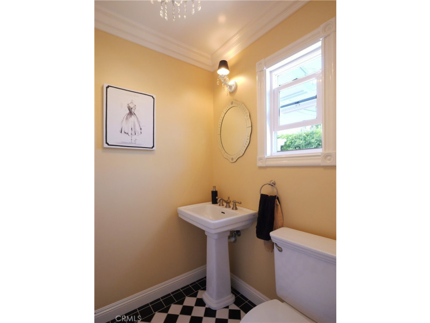Nestled in the highly sought-after Victoria Knolls neighborhood - photo 12