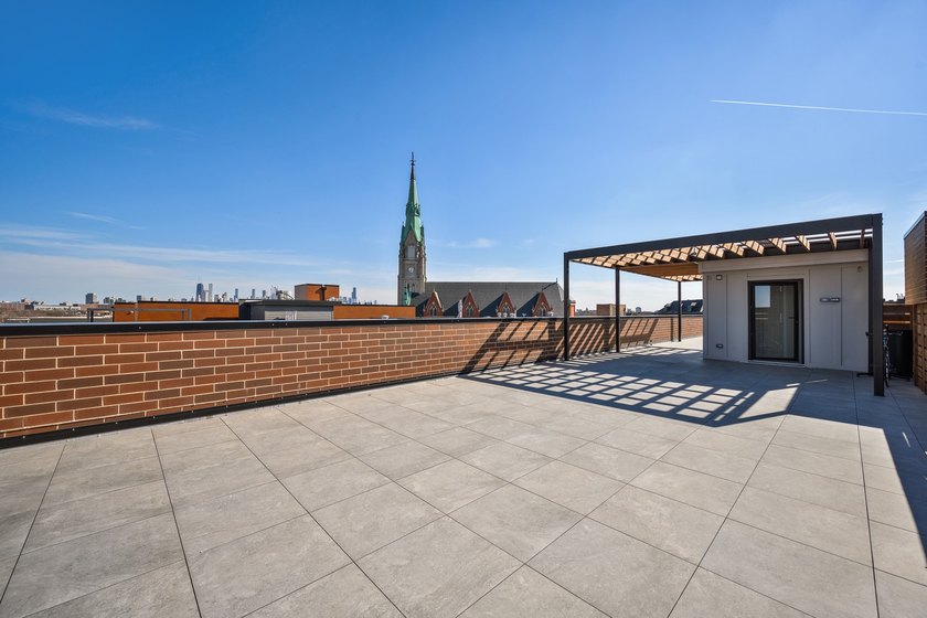 Welcome to AFINITY, a boutique 15-unit elevator building in the - photo 22
